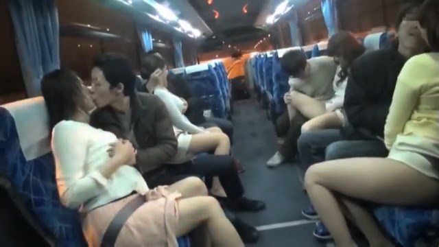 Pesta sex di atas bus pariwisata